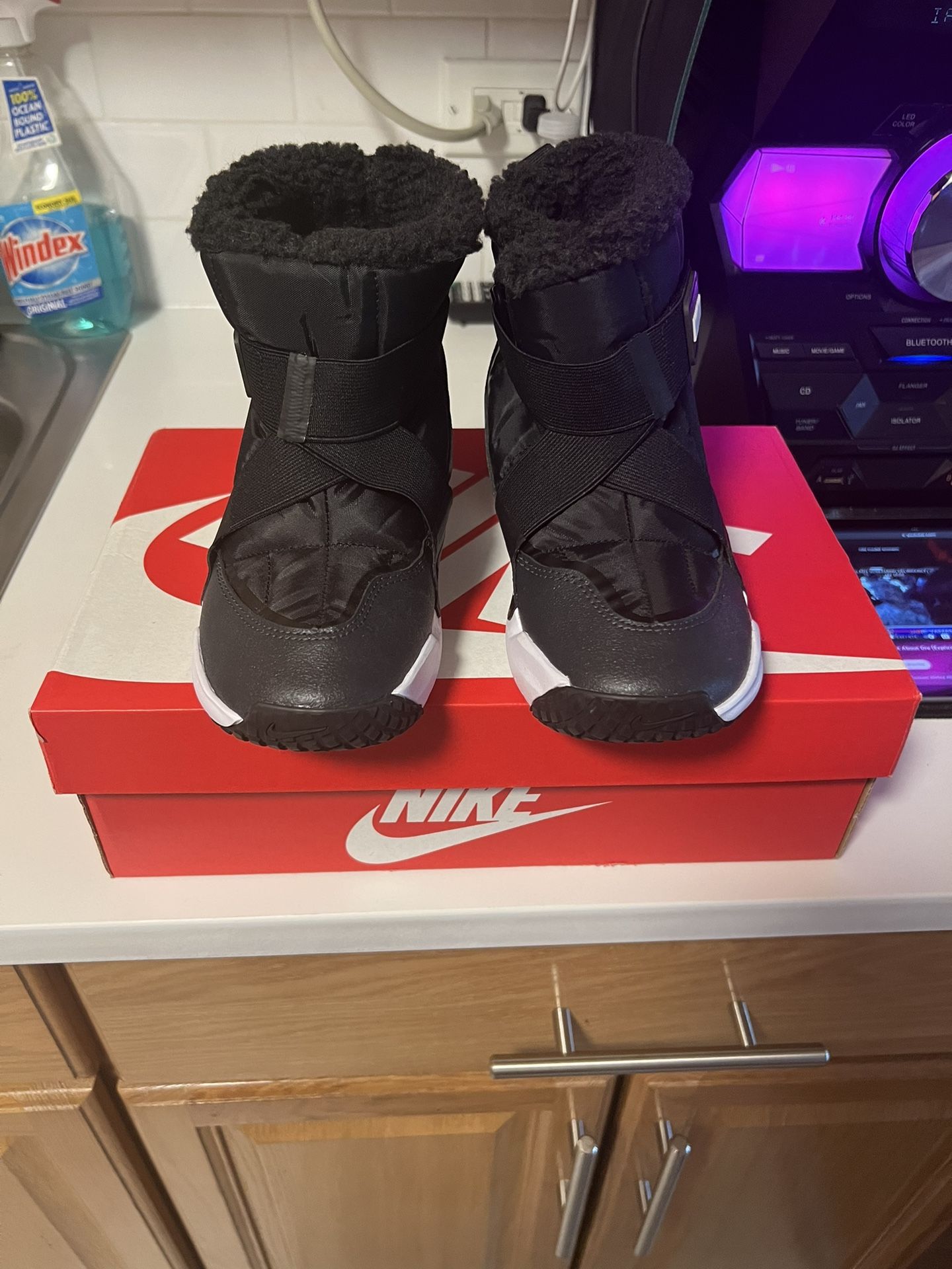 Nike snow boots size 3y brand new for sale in the bronx ny offerup