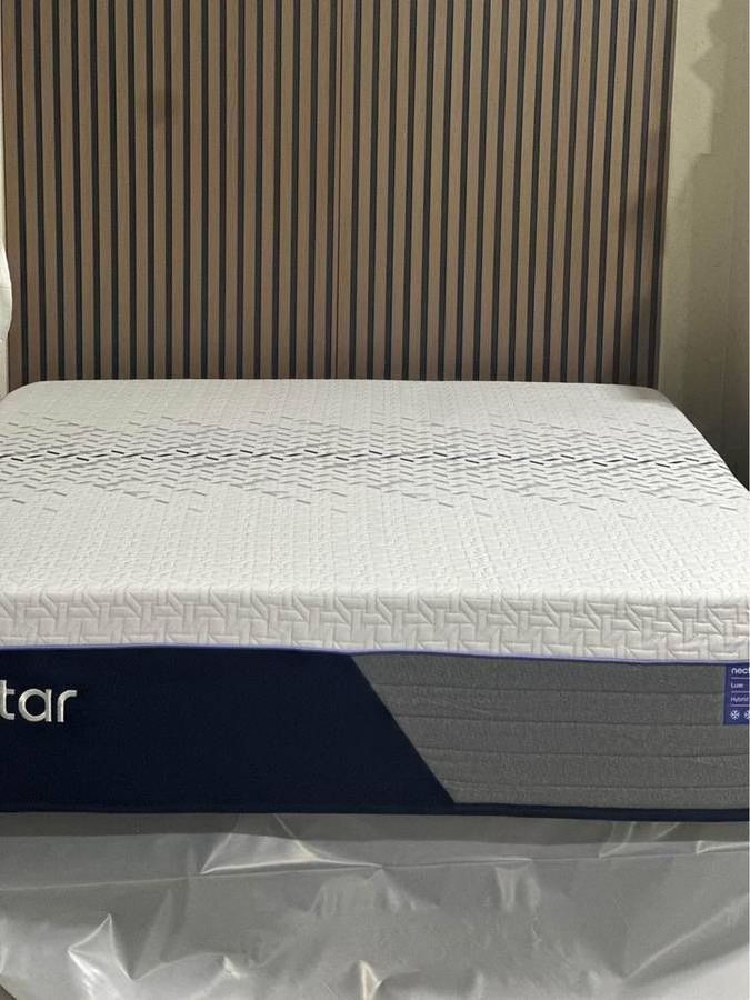 🛏️ KING nectar Luxe Hybrid Cooling Mattress - Like New