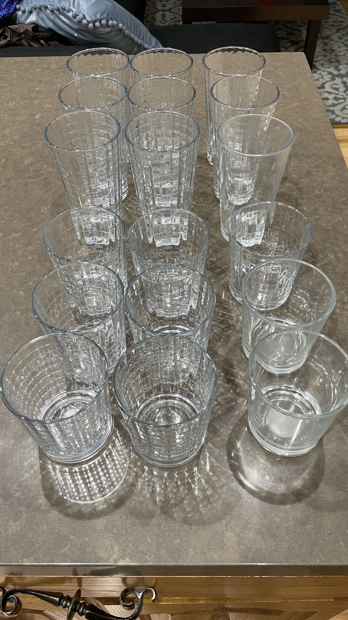 18 Set Thick Glassware