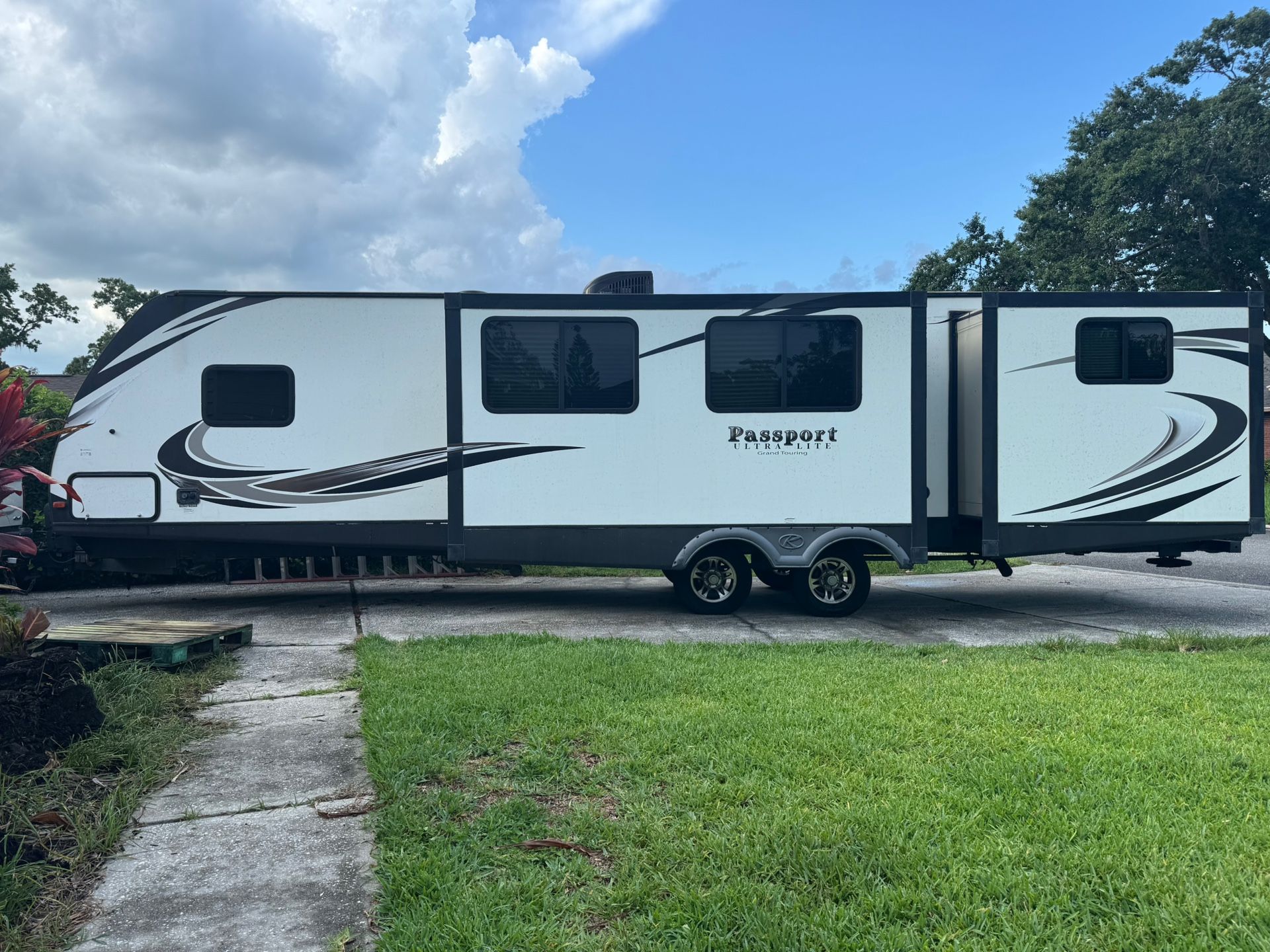 2015 keystone Passport Ultra Lite Grand Touring 3350BH