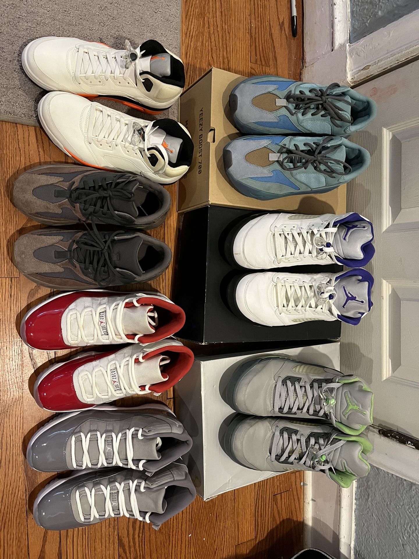 TRADE SHOES