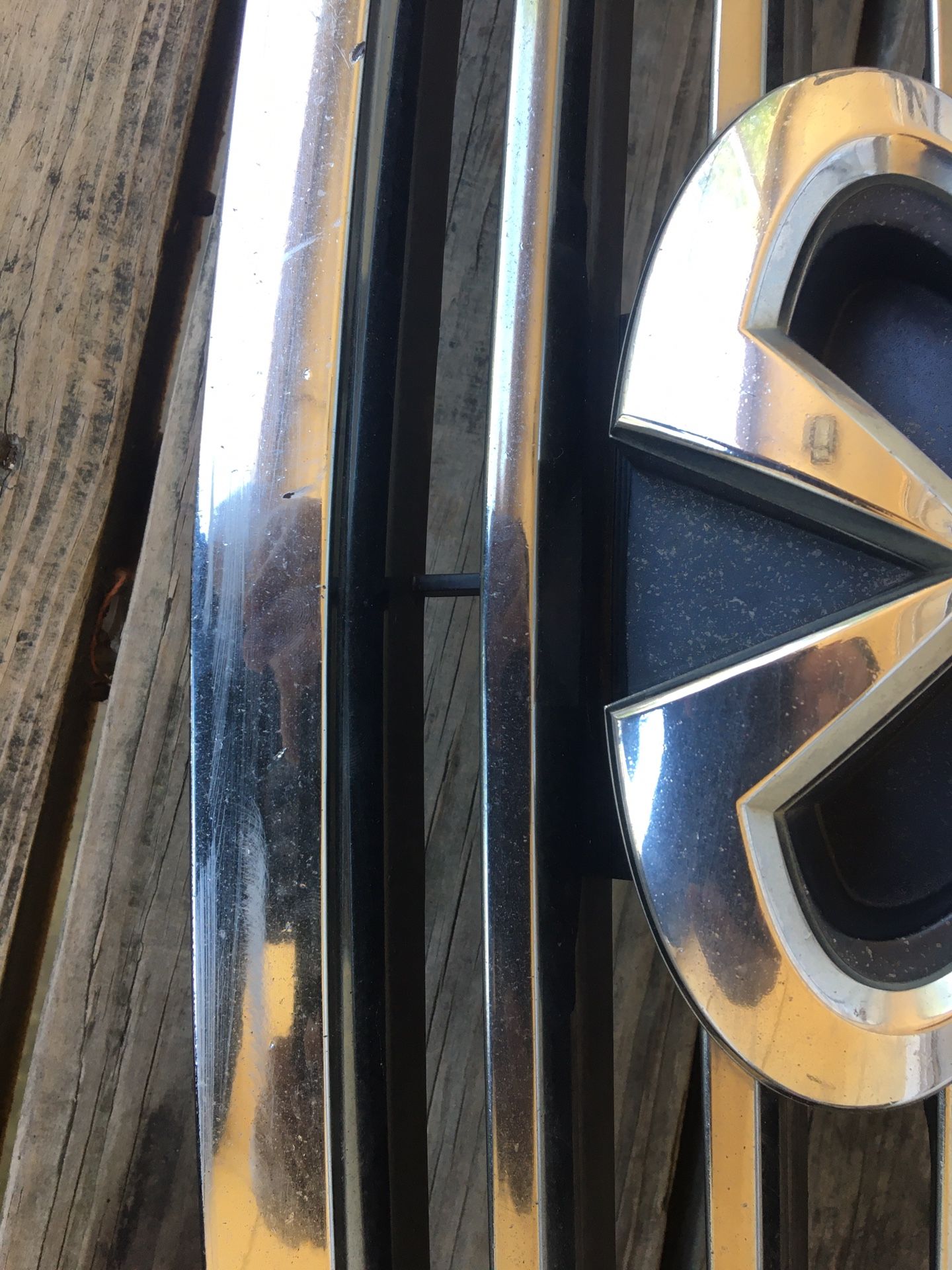 2007-2009 infiniti g35-g37 sedan, front bumper grill. Good condition, all clips are in perfect condition