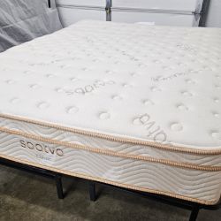 LIKE NEW! Saatva Classic Firm Queen Mattress - Delivery Available