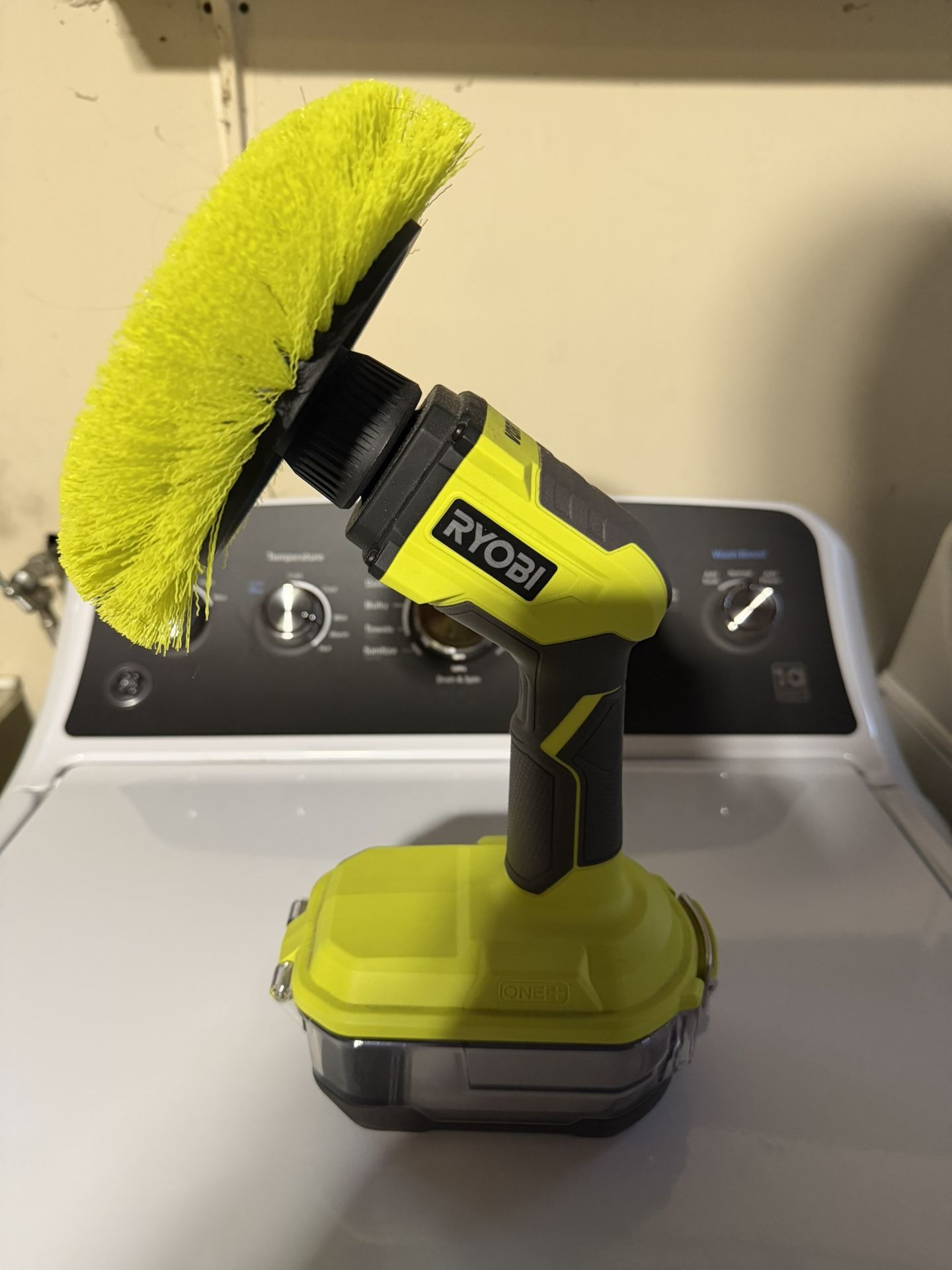 like new RYOBI 18V cordless vortex power scrubber (TOOL ONLY)