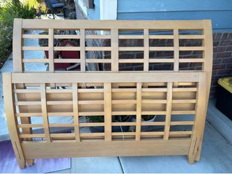 Queen sleigh bed wood