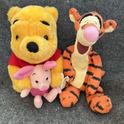 Winnie The Pooh And Tigger -lot Of 2