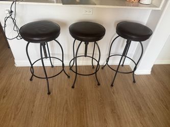 3 barstools / counter top stools