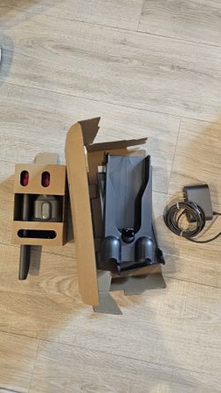 Dyson V11 DOCKING STATION + accessories