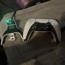 Strike pack horizon and ps5 controller look at description