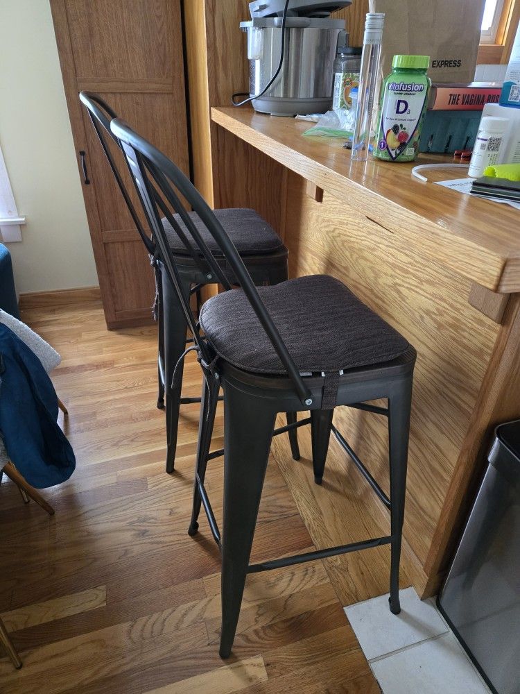 Bar Stool With cushions