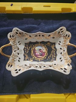 Thun 1794 Czech porcelain serving tray featuring cobalt blue and 24-karat gold trim.