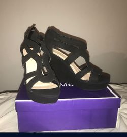 Sandals Black Color New Size 7