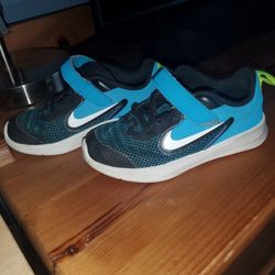 Girls Nike Shoes Size 9