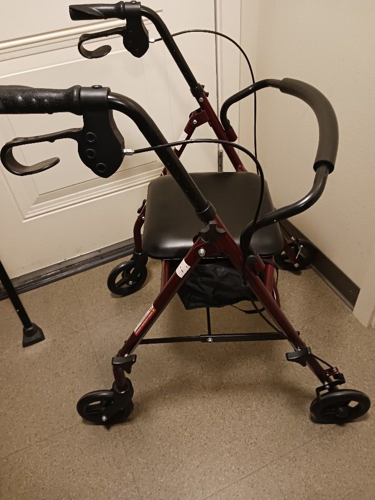 Walker Medline Medical Walker Professional Series Indoor Outdoor Use Gently Used Storage 🎒 Foldable 🛄 🧳