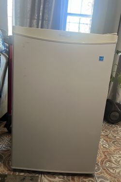 Mini Fridge Danby 