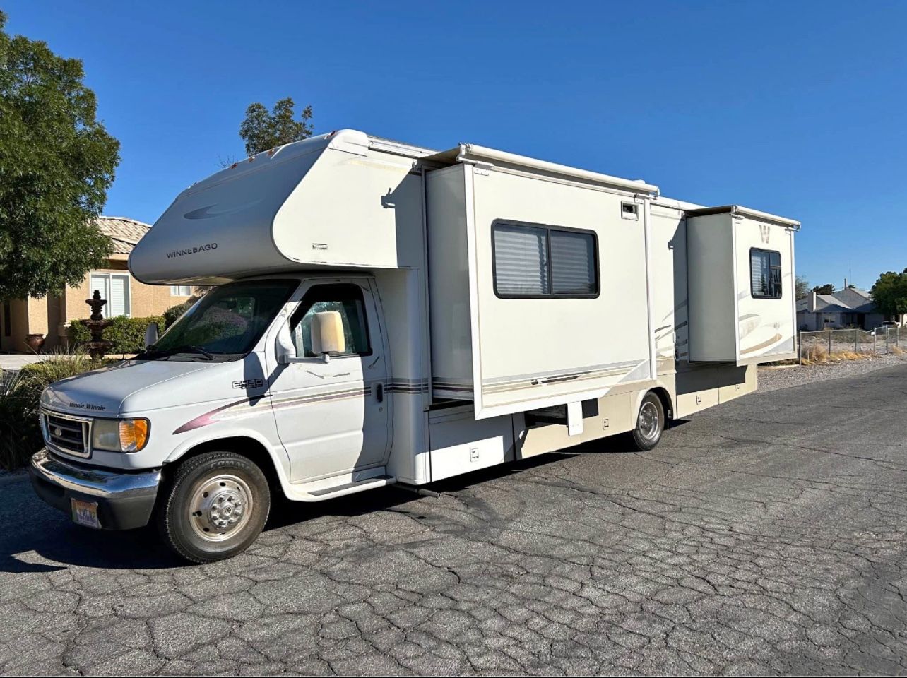 2004 Winnebago