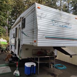 Fifth wheel Trailer 