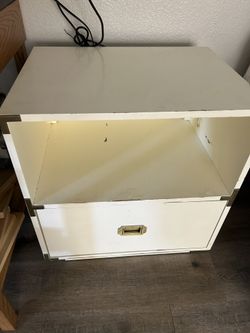 Night Stand With Drawer 