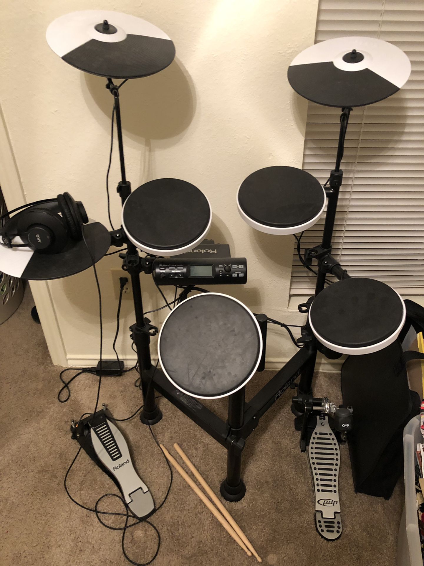 Roland TD-4 Electronic Drum kit set