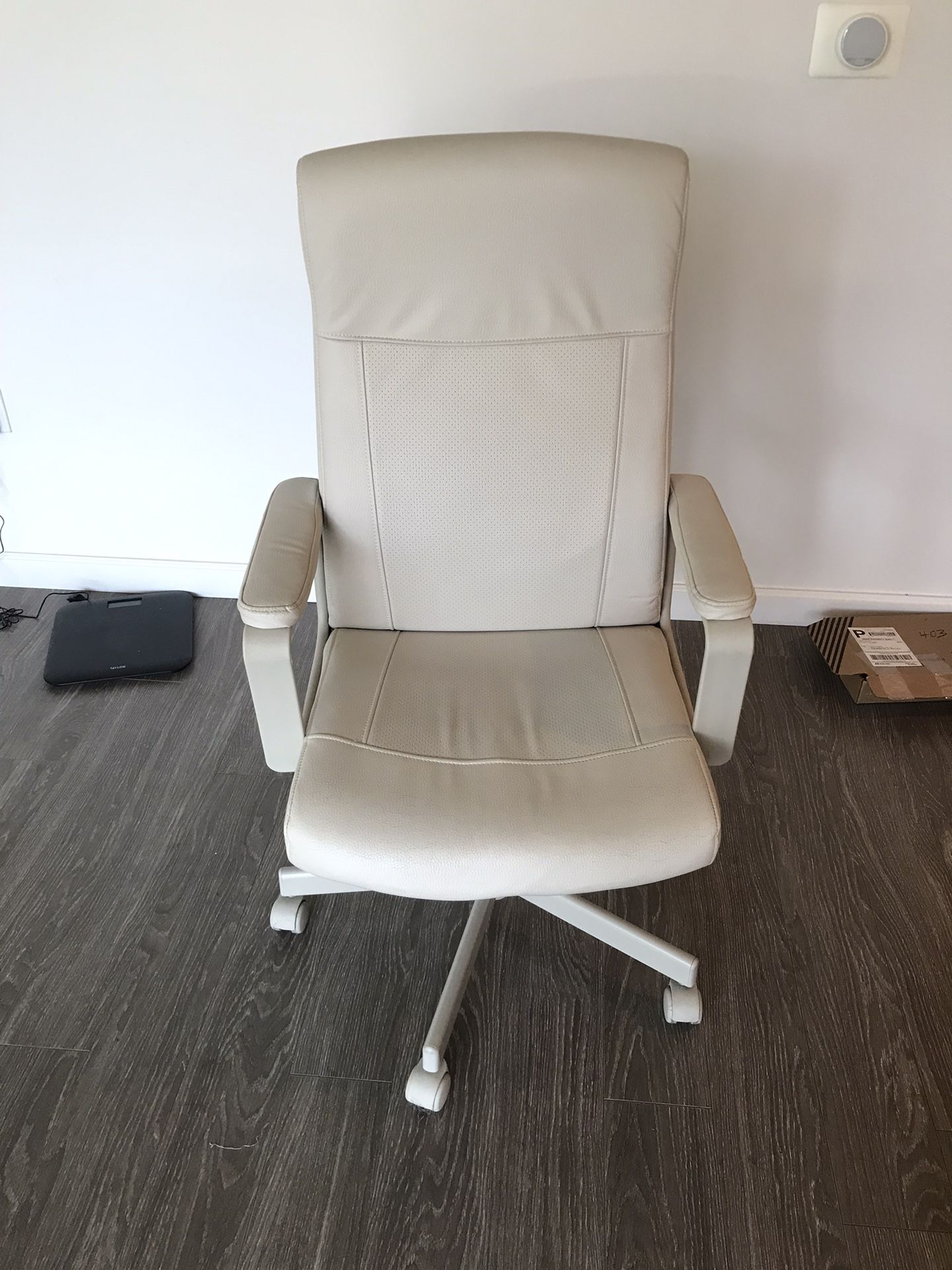 99% New IKEA MILLBERGET Swivel chair, Murum beige