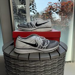 Nike Flyknit Trainer White 2017 Size 9M for Sale in Glendale CA OfferUp