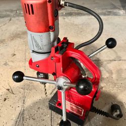 Milwaukee 4270-21 Magnetic Drill