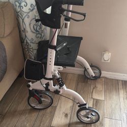 Foldable Walker Whit Seat 