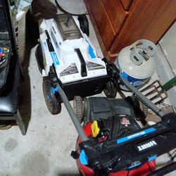 Hart Battery Powered Mower 