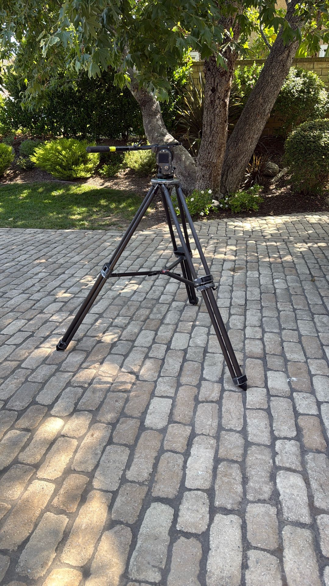 OConnor 1030B Fluid Head Tripod Kit w/ Carbon Legs + Tuffpak Case – Pro Cinema