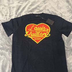 Louis Vuitton XL T-Shirt for Sale in Norfolk, VA - OfferUp