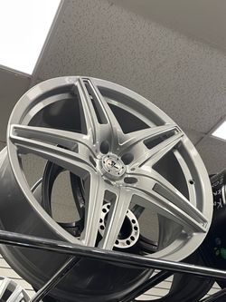 5-lug 20" rims for Toyota RAV4 & Honda CR-V Vehicle Fitment: Rescue your crossover from looking identical to every other boring grocery-getter in the
