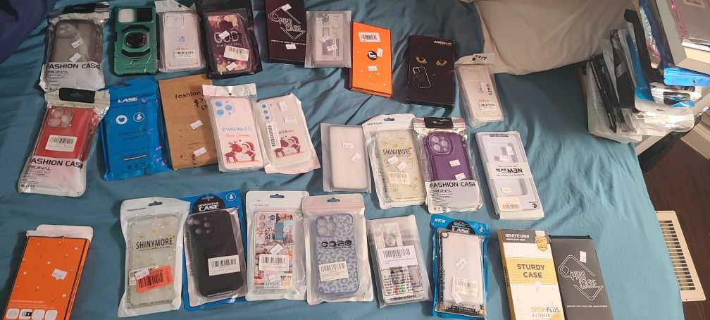70$ Lot Of 47 Phone Cases