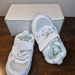 L-Run 8.5 Toddler Sneakers Boy Girl White Slip-On Breathable Shoes NIB