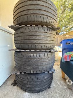 235 40 19 all 4 match tires tread 70%