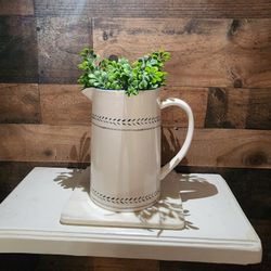 PITCHE VASE  PLANT  HOLDER 