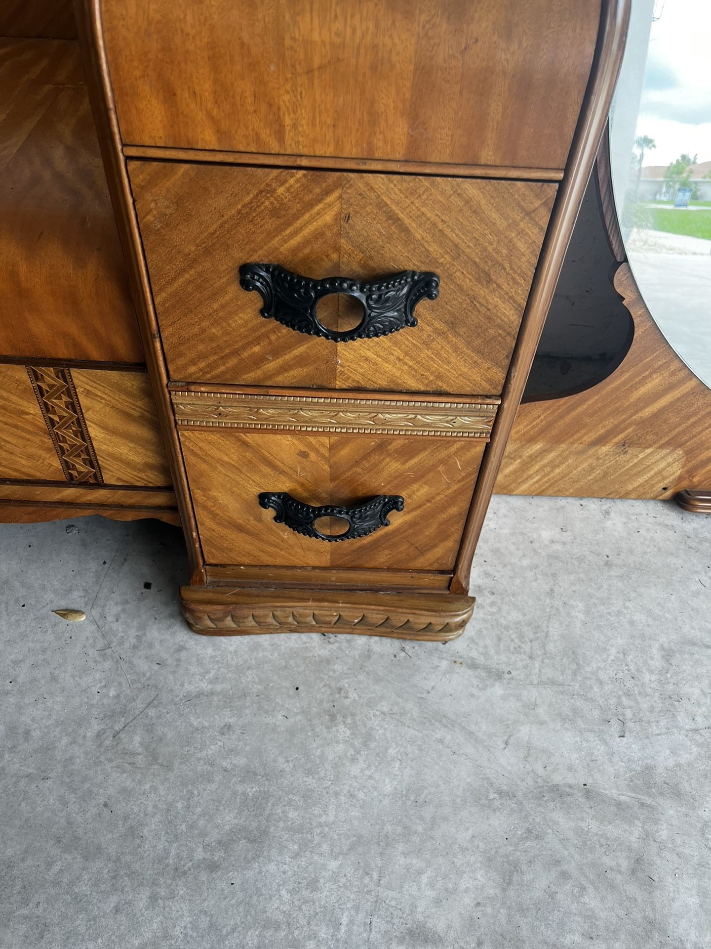 Price Reduced!!!Antique Art Deco Dresser/ Round Mirror, Unrefurbished