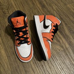 Nike Air Jordan 1 SE Size 6Y