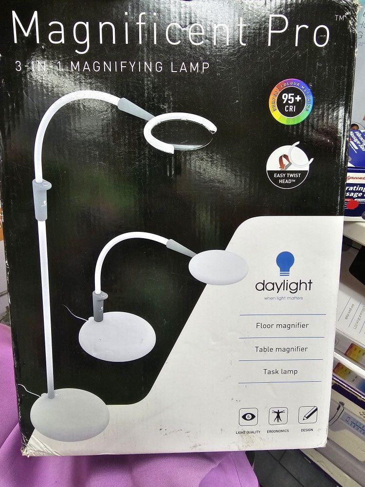 Magnificent PRO 3 in 1 Magnifying Lamp