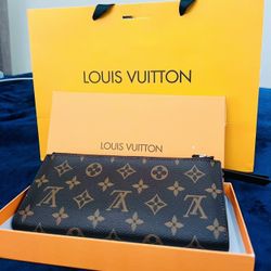 Louis Vuitton Women’s long wallet