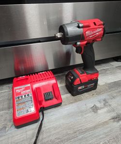 MILWAUKEE M18 M18 FUEL Gen-2 18V Lithium-Ion Brushless Cordless Mid Torque 1/2 in. Impact Wrench w/Friction Ring CAT#2962-20 WITH M18 5AH AND CHARGER