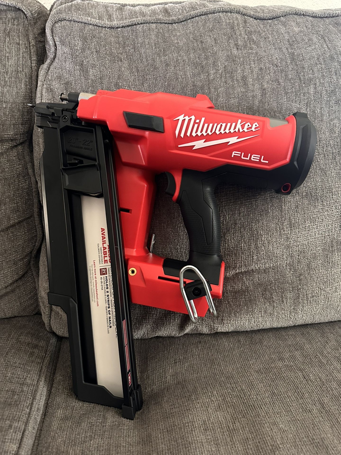 Milwaukee M18 FUEL 3-1/2 in. 21-Degree Brushless Cordless Framing Nailer