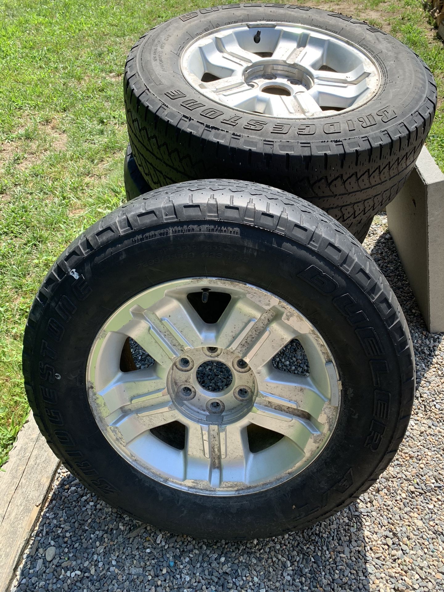 2013 Chevy Silverado 6 lug rims/ wheels