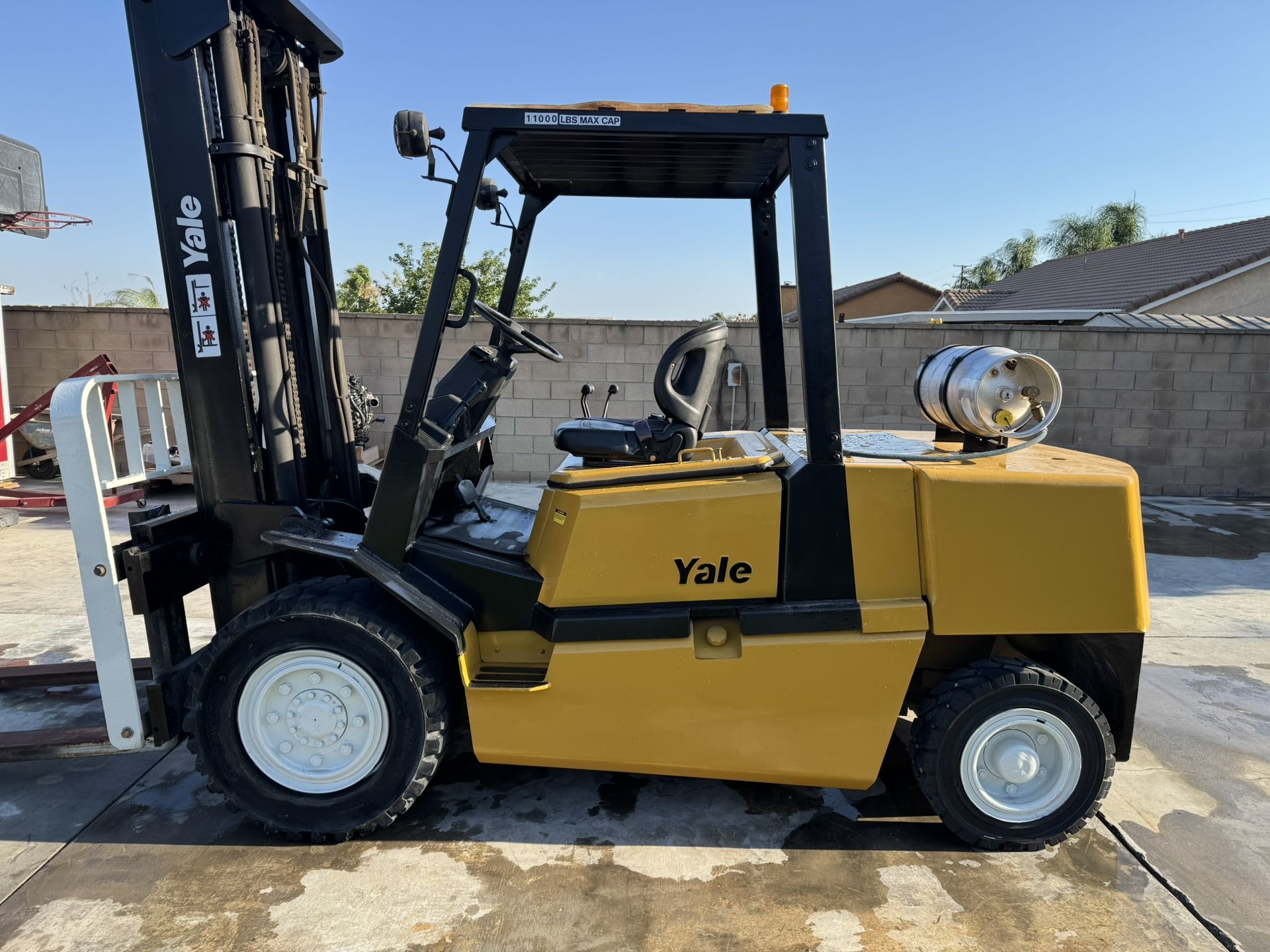 11000 Lbs Yale Forklift
