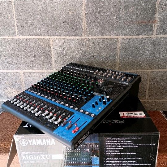 Yamaha MG16XU 16-Input 6-Bus Mixer with Effects