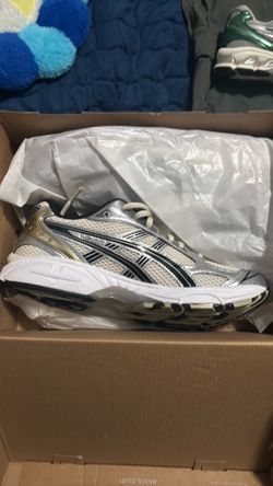 ASICS GEL KAYANO 14 SIZE 8