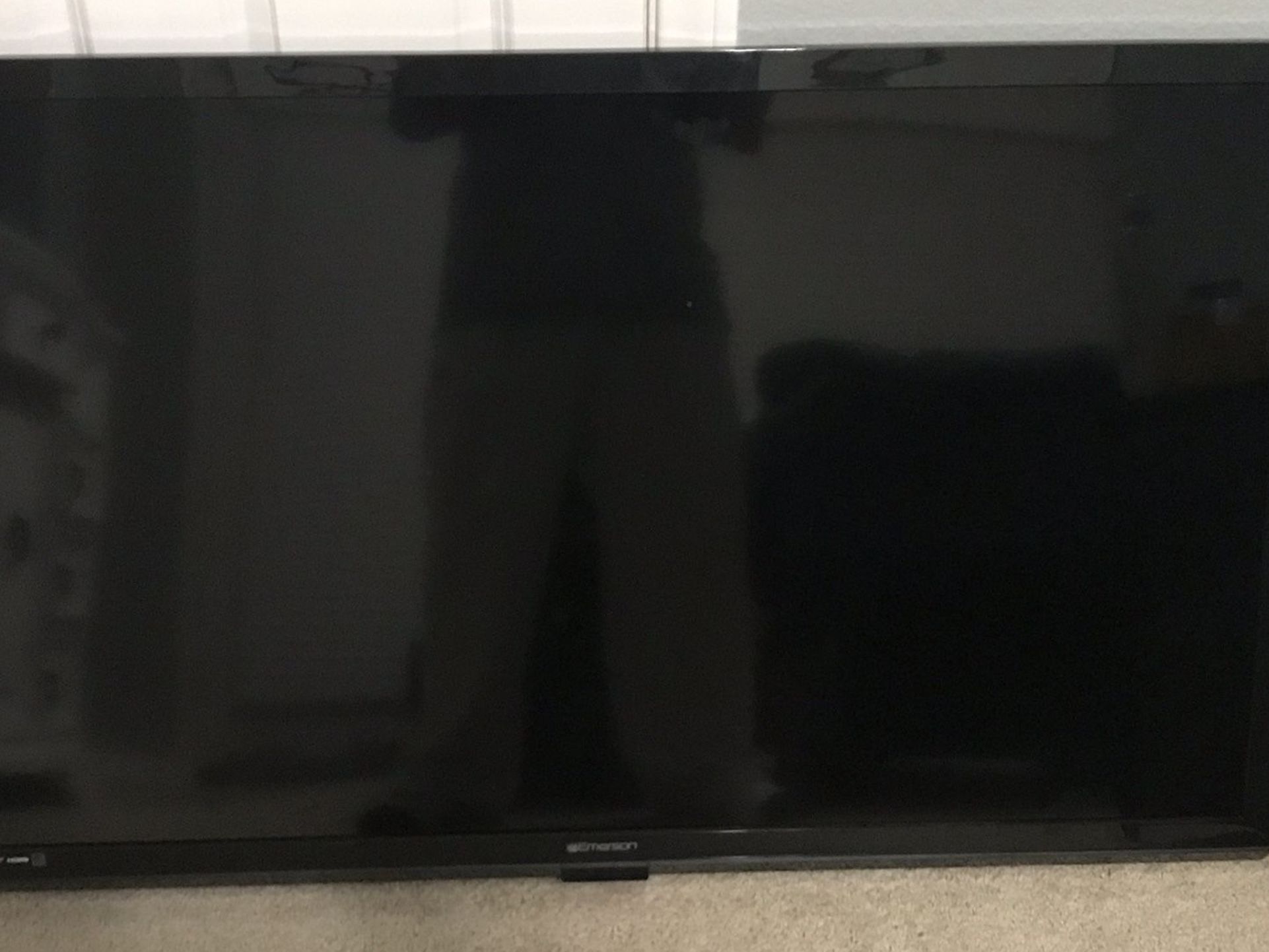 50 Inch LED Emerson TV With Roku
