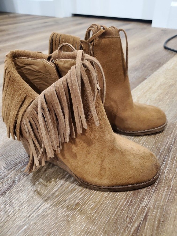 Lucky Brand booties with Fringes size 5.5