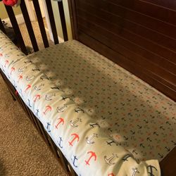 BABY/TODDLER CRIB AND MATTRESS