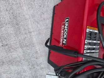 Lincoln Electric
140 Amp Weld Pak 140 HD  Welder