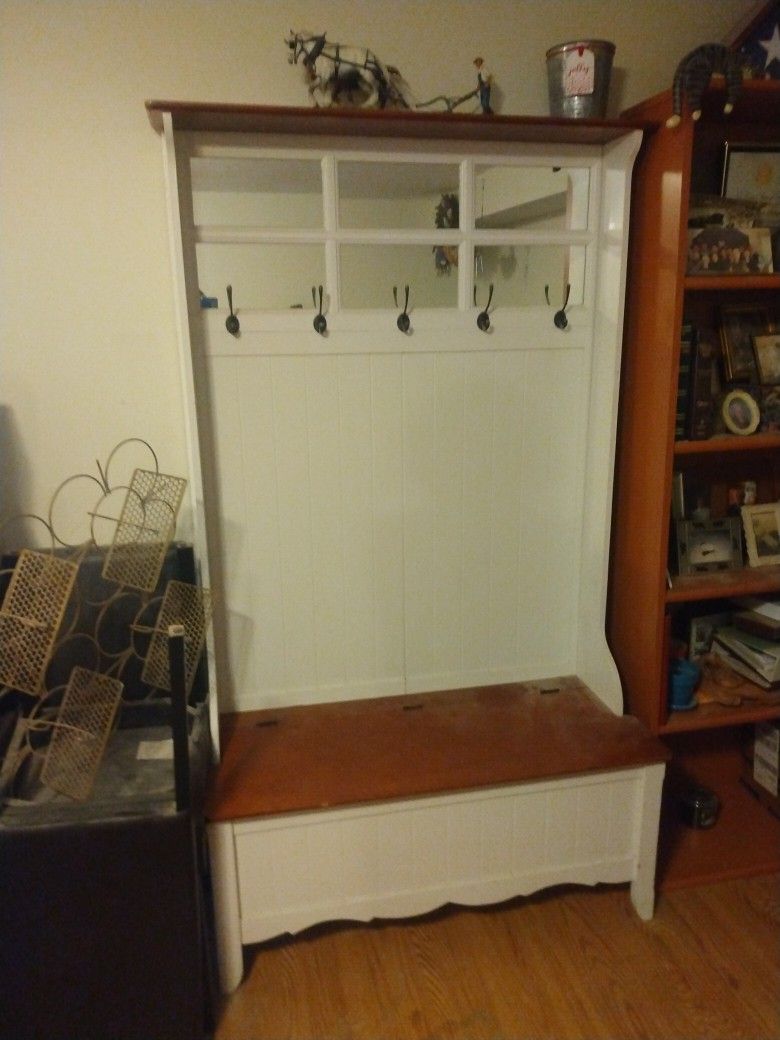 White/Wood Coat Rack With Storage